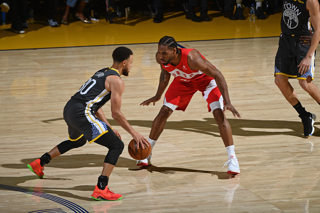 斯帅：为什么换下伊尔迪兹？我换上的是转会费5000万的奥蓬达（斯帅解释换下伊尔迪兹：让5000万欧的奥蓬达登场）