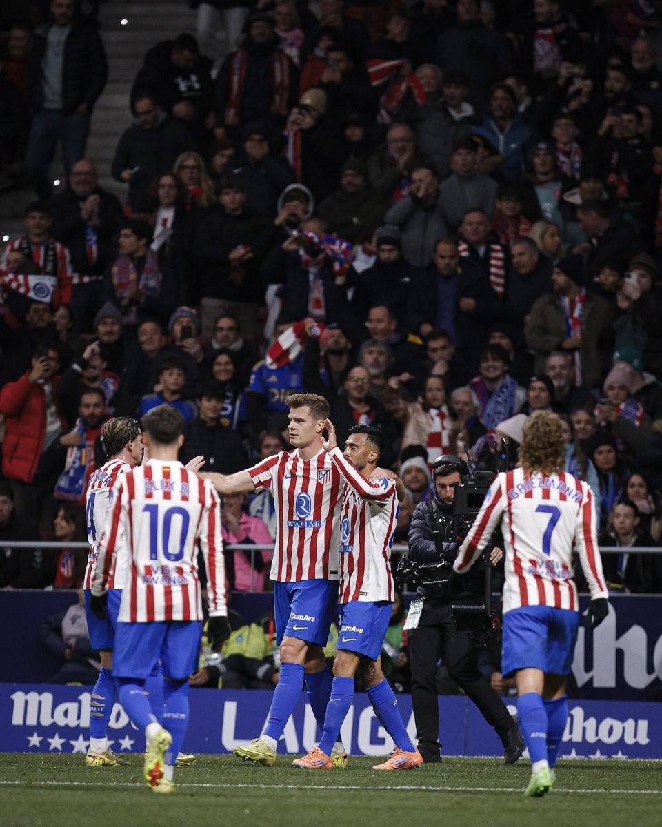 梅西加盟前迈阿密国际为垫底球队，加盟后2年半夺得3座冠军（梅西加盟前迈阿密国际垫底，加盟两年半后收获三座冠军）