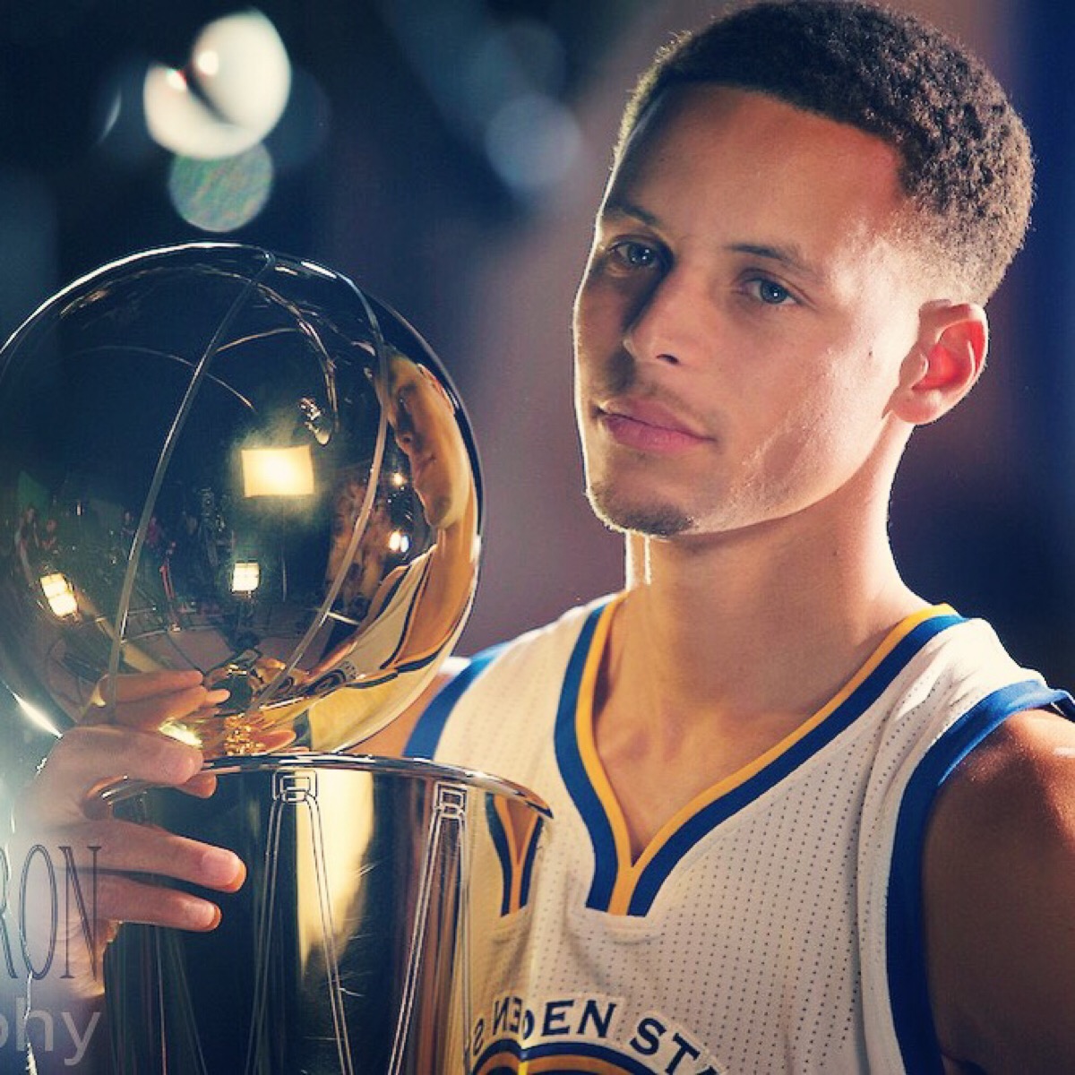 西甲：巴萨客场3-1战胜赫罗纳（西甲客场告捷：巴萨3-1力克赫罗纳）