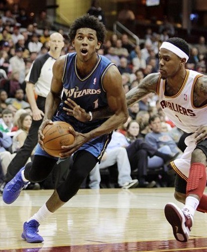 萨里：建议把VAR设备放的离替补席远一点，裁判需要冷静判断（萨里：应将VAR设备远离替补席，便于裁判冷静判罚）