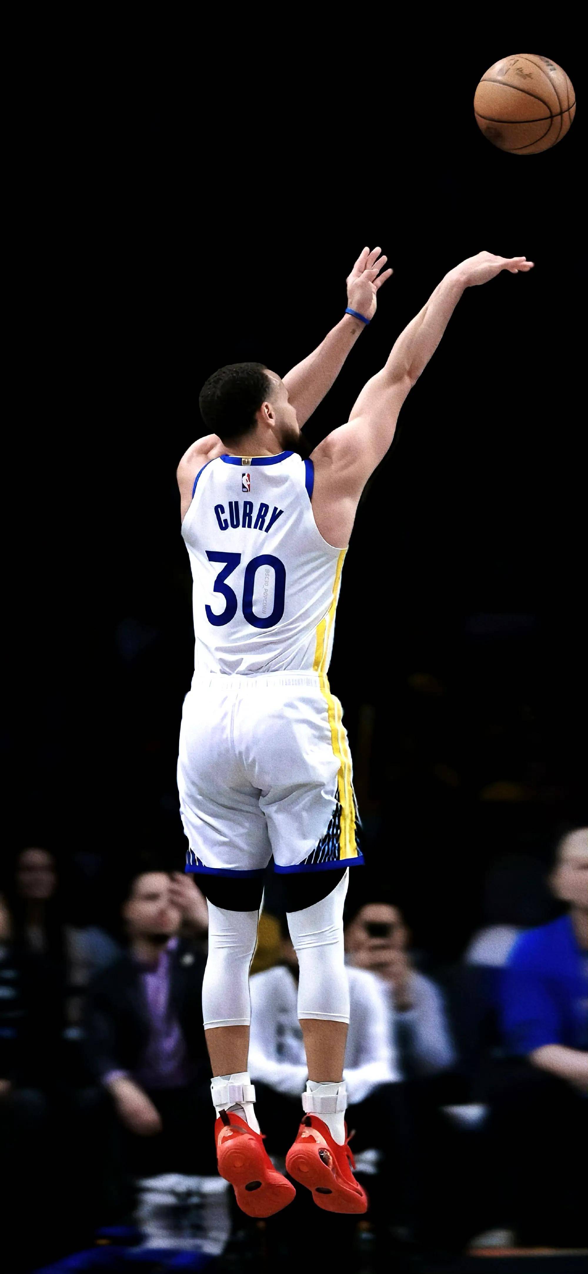 佐拉：当年有幸和马拉多纳一起练习任意球，让我能力明显提升（佐拉忆与马拉多纳共练任意球：我的能力因此大幅提升）