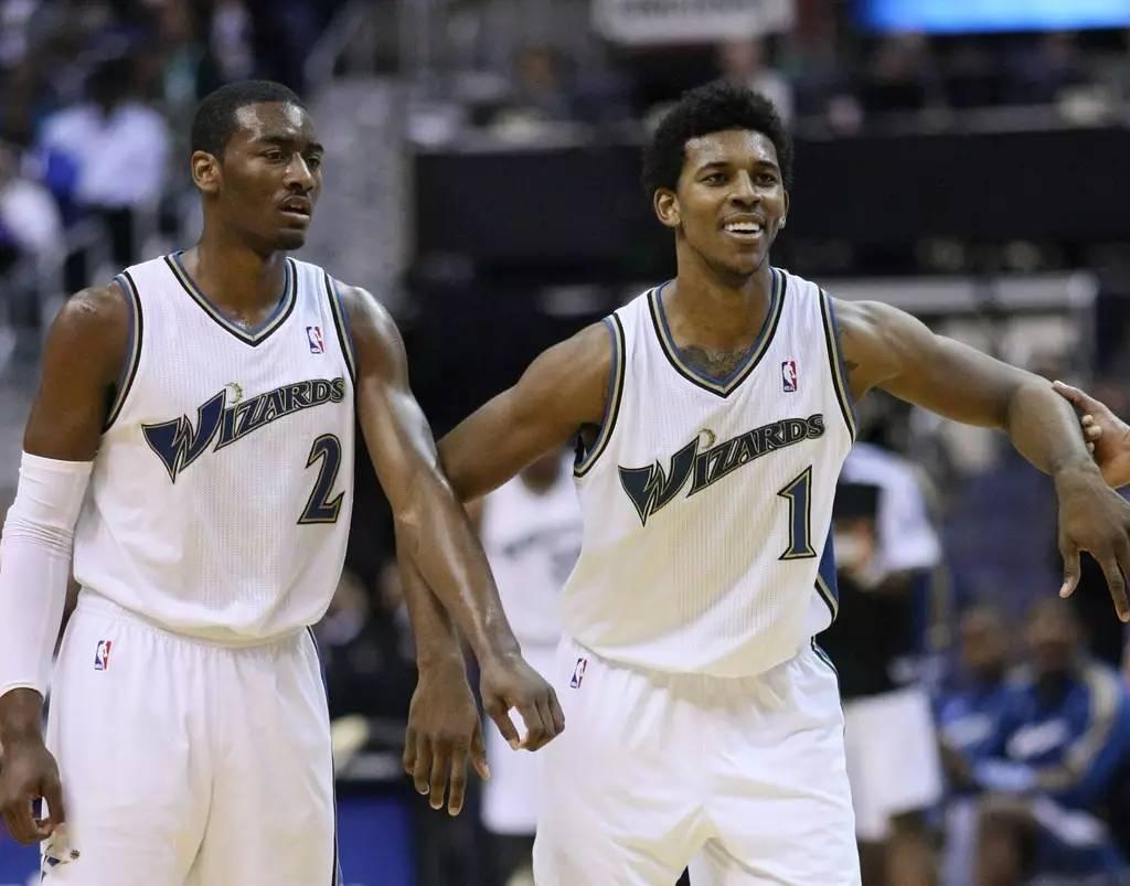 剑南春｜米兰连丢两球2-2帕尔马，莱奥点射，萨56贴地斩破门（剑南春｜米兰先丢两球后2-2战平帕尔马，莱奥点球命中，萨第56分钟贴地斩破门）