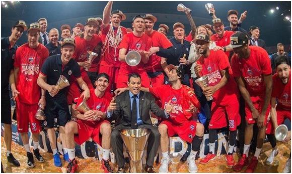 利物浦对施洛特贝克表现出浓厚兴趣，有望在2026年夏天转会，转会费可能达5000万英镑。（利物浦锁定施洛特贝克：2026年夏窗有望加盟，转会费或达5000万英镑）